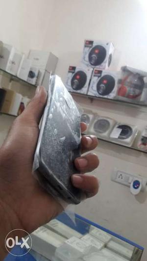 Samsung s7 edge barnd new phone single SIM