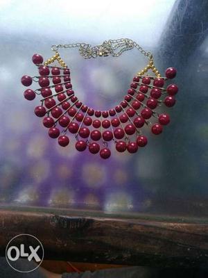 Silver-colored Chain Necklace With Red Gemstone Pendant
