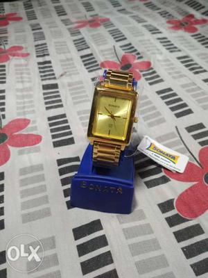 Unused seal pack watch golden colour SONATA watch