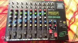 DJ plus stereo echo mixer 8 Chenal. mic+ 8 chenal line