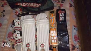 Full Cricket set including Pads,elbow guard,