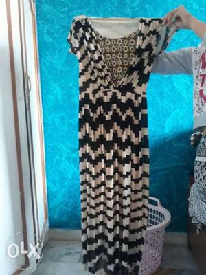 Black n cream used long gown fits to 8-12 years