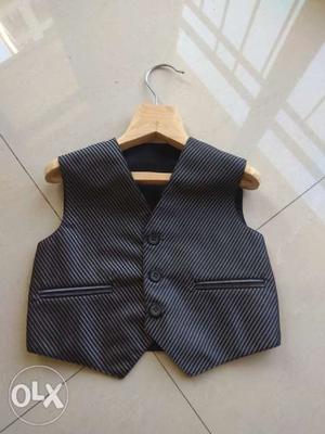 Blazer suit for 1-2yr old. Used only once. Comes