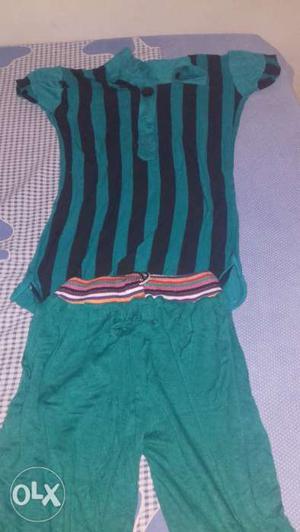 Green colour top,suitable for 12 to above ages,