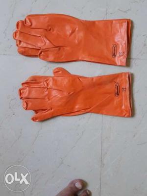 Hand gloves pcs off 3 Orange colour no 1 day use