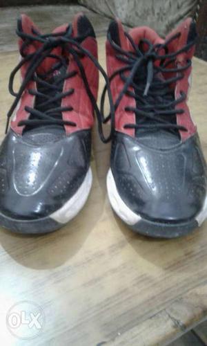 Adidas basketball shoes 7 no.