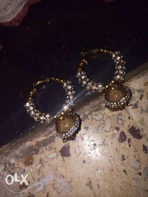 Beautiful earings. In a excellent condition.