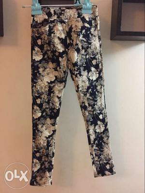 Black And White Floral Jegging Pants