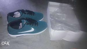 Brand new shoes, size - 8