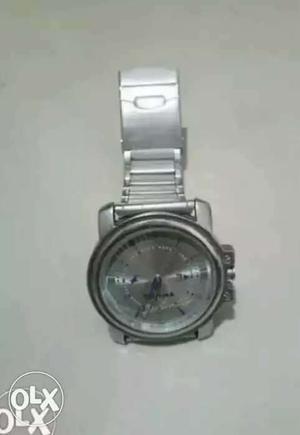 Fastrack watch with gurient Card. shortly buyed