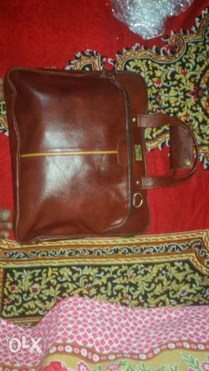 Leather laptop bag 1st hand