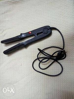 Nova Hair Straightener only one month used, in
