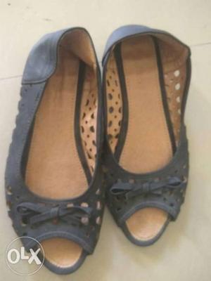 Party wear Sandles for Ladies (size=6) approx new piece