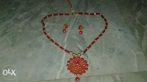 Red And Gold-colored Beaded Necklace