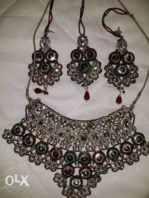 Silver-colored And Black Beaded Necklace