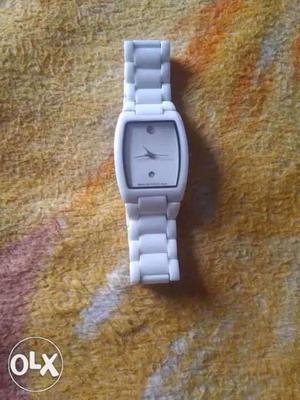Swiss MOVADO made white colour with date contact