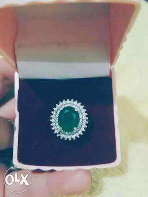 Want to sell my pure silver ring 100% pure with