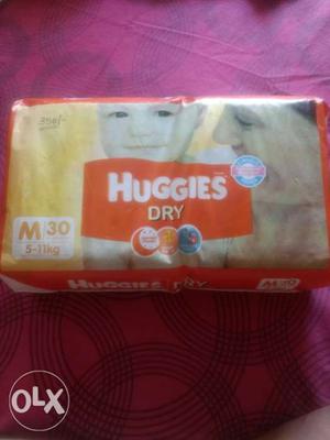 Huggies Dry Diapers (M) 30 pcs for Rs. 175