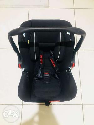 Luv lap baby car seat - premium condition