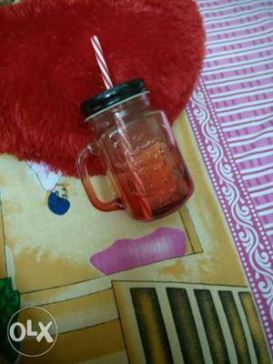 Red colour sipper If want then plz send a message