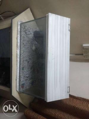 Want to sold my 2 foot aquarium for ₹500