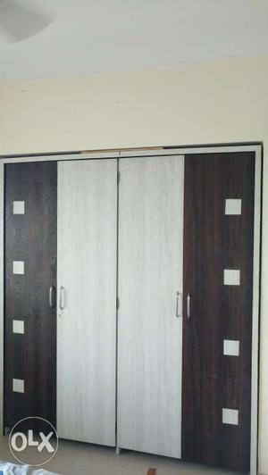 Wooden Wardrobe with hydrolic drawer