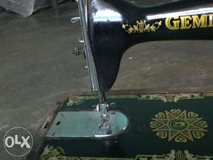 Working GEMINY sewing machine home use black and bron