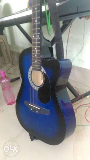 Acoustic Guitar... very nice condition... Free