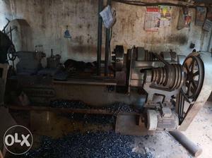 Gray Lat Machine 80 bore and 7 fit long, good condition