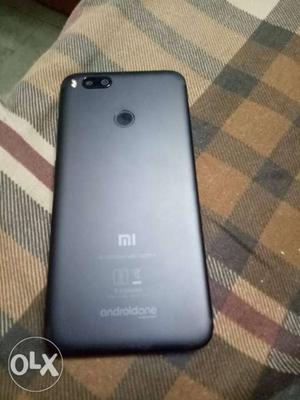 4 month old Mi A1 phone phone is in good