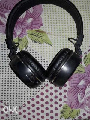 Bluetooth headphone 2 month old USB chargeable