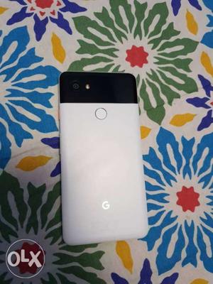 Google Pixel 2 XL 128 GB Black and White only 4.5 month old.