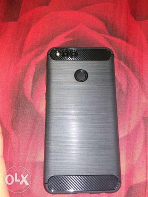 Honor 7x 4 months old very good condition zero