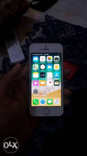 I Phone 5S - 16 GB - Imported - Looks Brand New