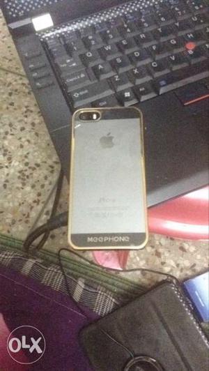 IPhone 5s 16gb black and grey.. For urgent sale
