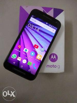 Moto G3 in good condition with bill, box,