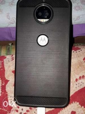 Moto g5s plus in exclnt condtn lady used