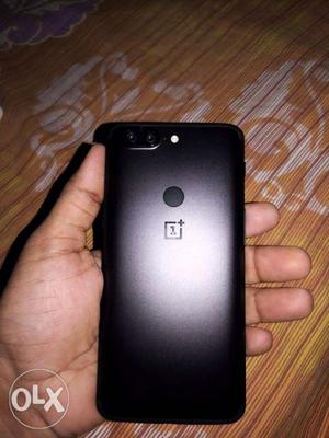OnePlus 5t 128gb just 2 month old with all bill box and