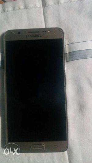 Samsung j7 6 Rm:2 Battery: Rom:16 I hv