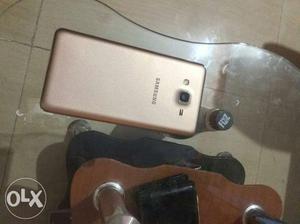 Samsung on 7 pro Superb condition with 4 month