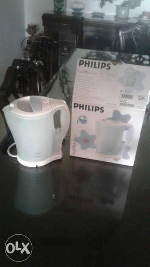 White And Black Philips Avent Bottle Warmer With Box