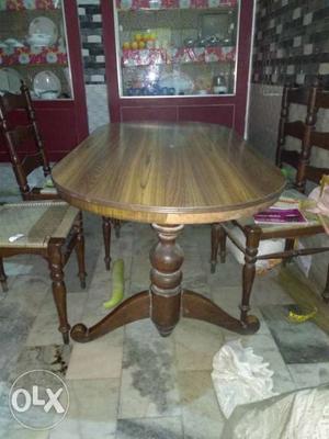 Dinning table available at kanpur good condition