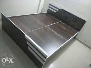 Free delivery brand new queen size 5x6 wooden bed without