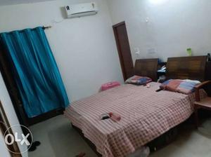Need 2 girls roomate for sharing independent flat