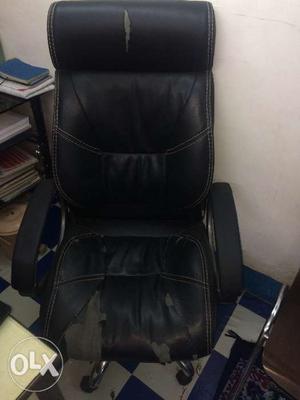 Office chair in good condition verry comfort