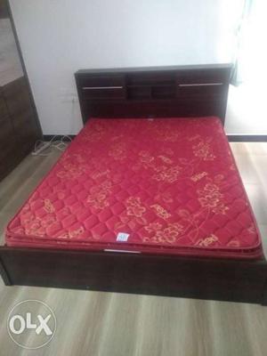 QUEEN size bed with PEPS mattress. Product in