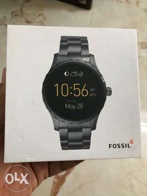 6 months old fossil marshall Q for sale.no scratch