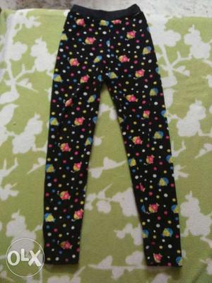 A cute warm jegging with beautiful prints on it.