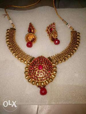 Antique necklace with earrings