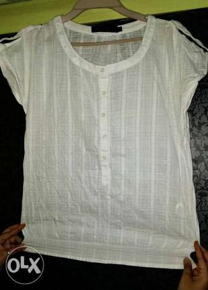 Brand new and unused M size pure cotton white top